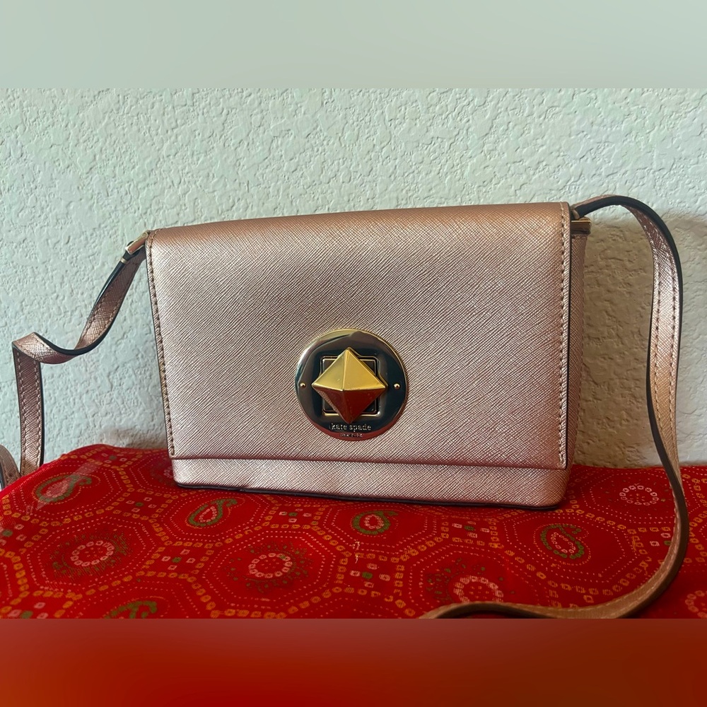NWOT Rose Gold Kate Spade Crossbody Purse